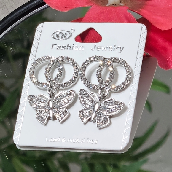 🎈3/$30 NEW Butterfly Rhinestone Silver Post Earrings - Picture 3 of 7